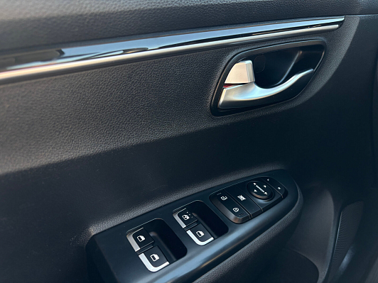 Kia Rio Лига Европы, 2020 года, пробег 72927 км