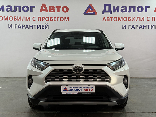 Toyota RAV4 Комфорт, 2020 года, пробег 114000 км
