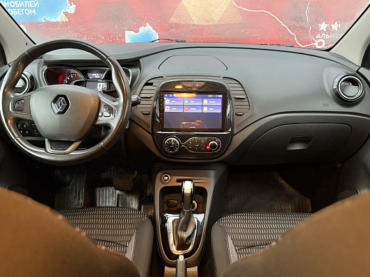Renault Kaptur Extreme, 2017 года, пробег 102200 км