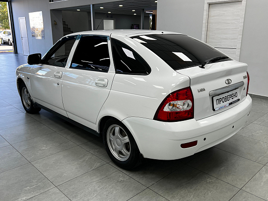 Lada (ВАЗ) Priora Люкс, 2011 года, пробег 111000 км