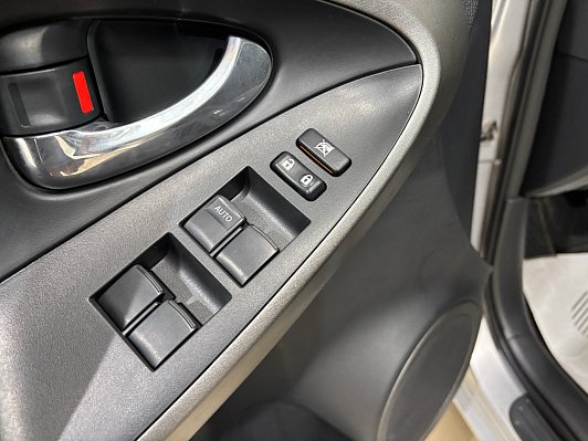 Toyota RAV4, 2012 года, пробег 156391 км