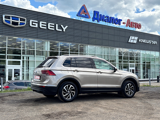 Volkswagen Tiguan CONNECT, 2019 года, пробег 176079 км
