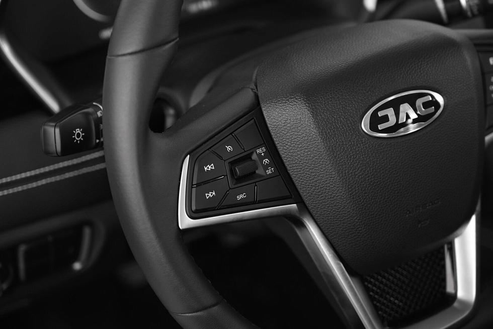 JAC J7 Tech, белый