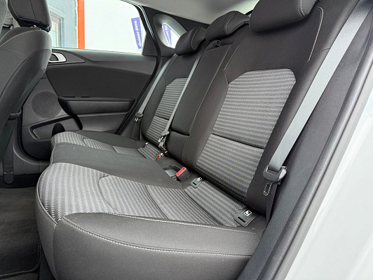 Kia Ceed Luxe, 2023 года, пробег 31000 км