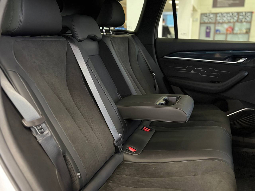 Geely Monjaro Flagship, белый