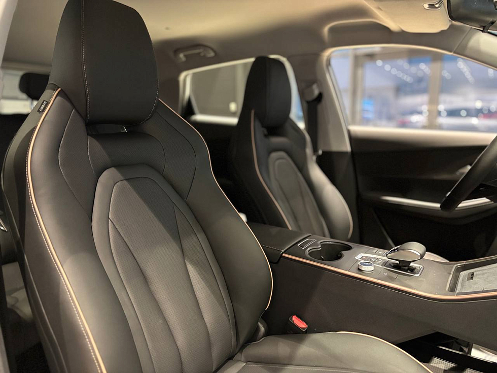 Omoda C5 Fun, серебряный