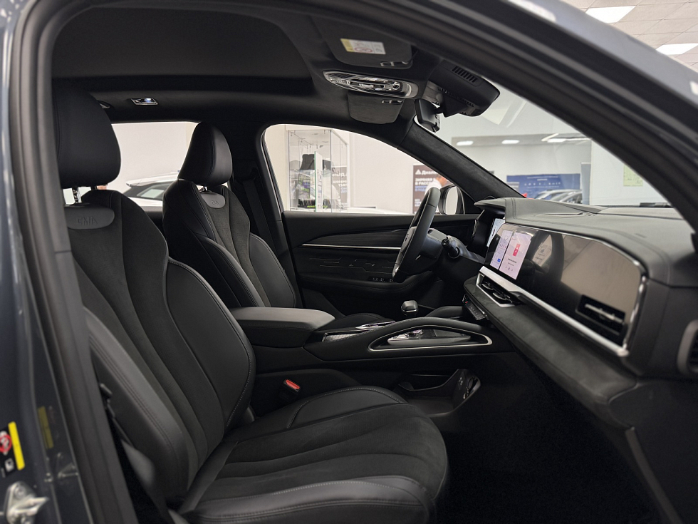 Geely Monjaro Люкс, серый