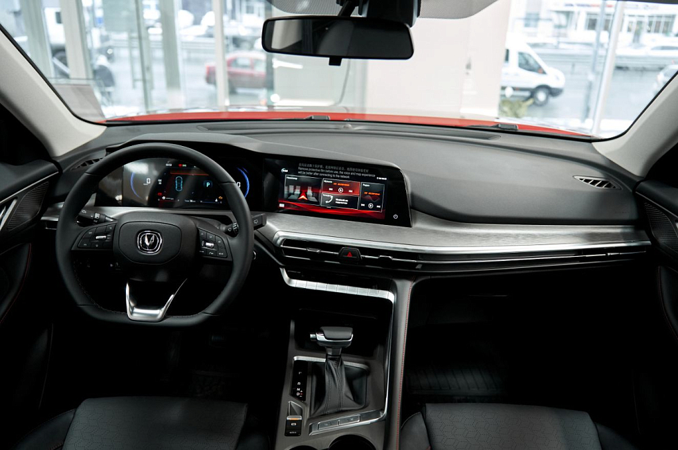 Omoda C7 Актив, серебряный