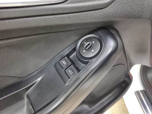 Ford Fiesta Trend, 2015 года, пробег 190030 км
