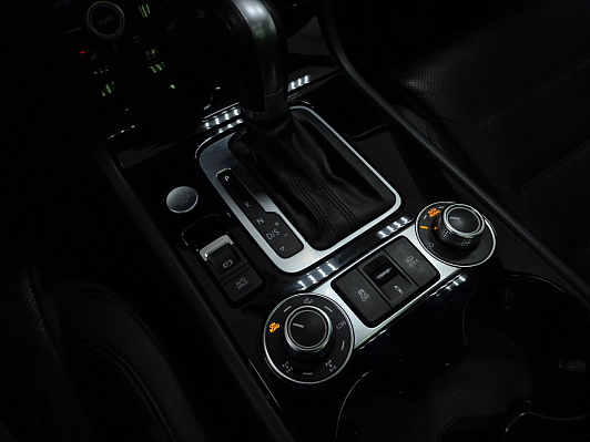 Volkswagen Touareg Wolfsburg Edition, 2017 года, пробег 229911 км