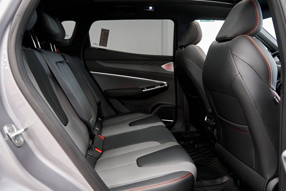Geely Cityray Люкс, серебряный