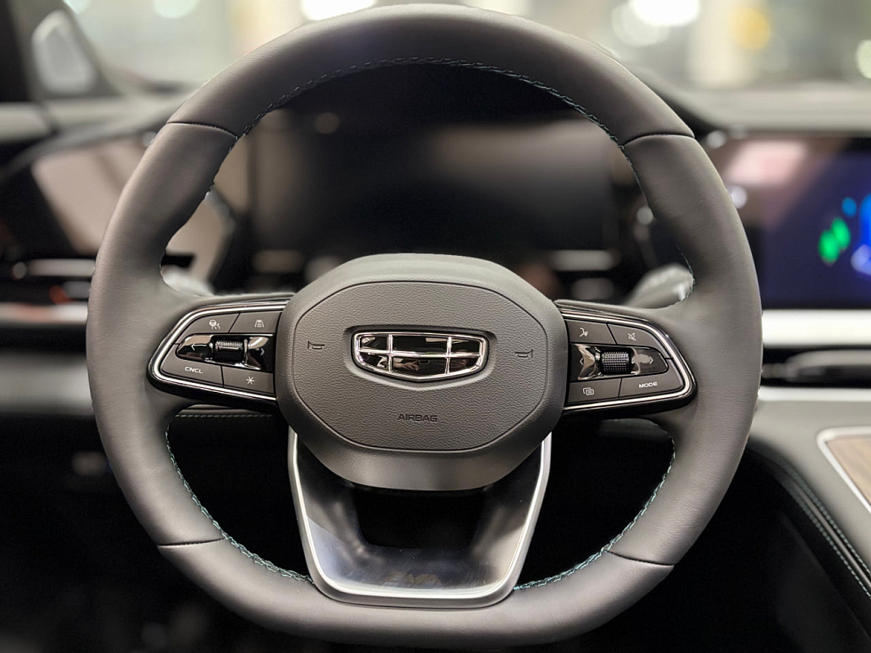 Geely Monjaro Флагман, зеленый