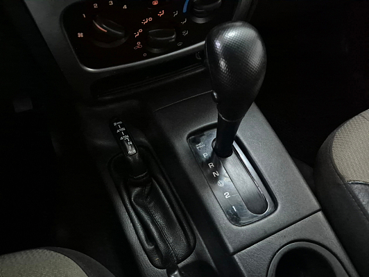 Jeep Cherokee, 2004 года, пробег 225511 км