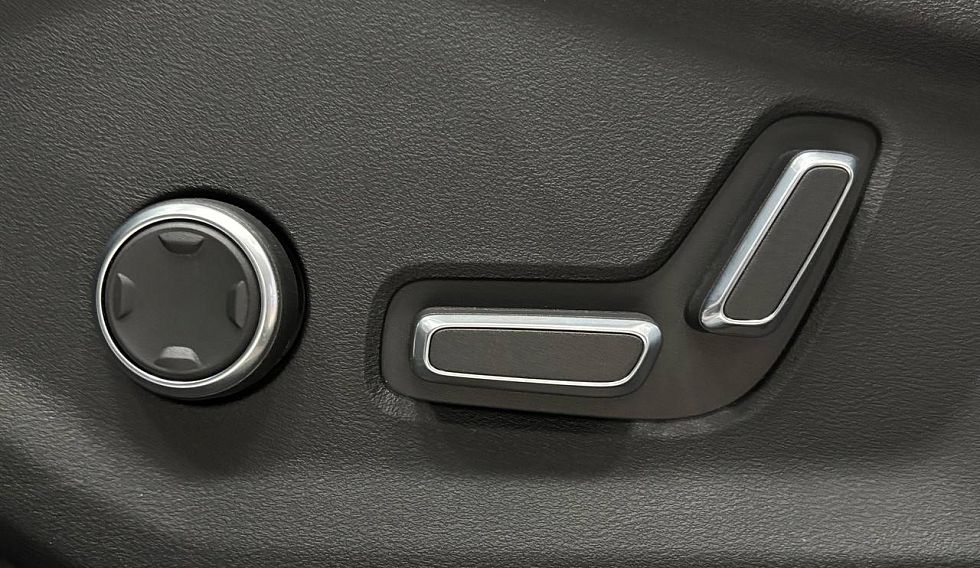 Geely Monjaro Flagship, белый