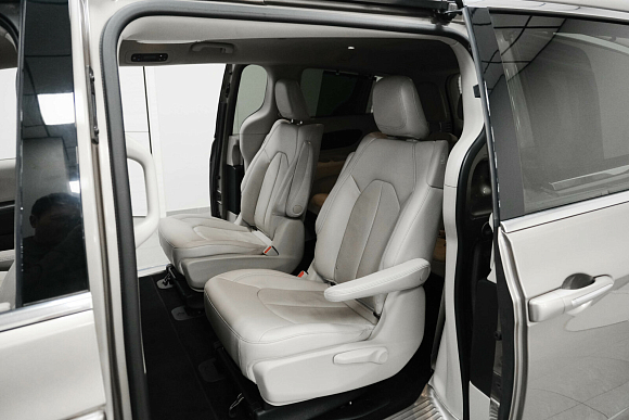 Chrysler Pacifica, 2017 года, пробег 77836 км