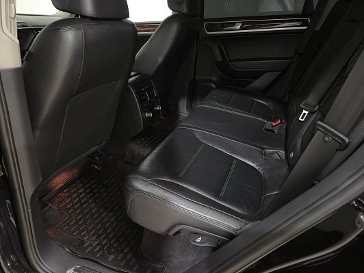 Volkswagen Touareg, 2011 года, пробег 324000 км