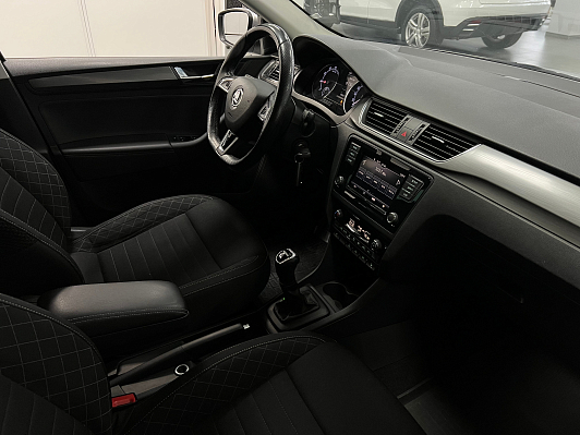 Skoda Rapid Style, 2019 года, пробег 164000 км