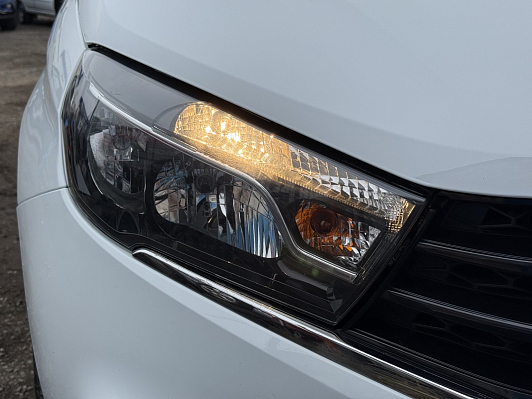 Lada (ВАЗ) Vesta Luxe Multimedia (2018-2019), 2017 года, пробег 96650 км