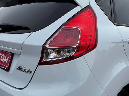 Ford Fiesta White and Black, 2018 года, пробег 125000 км
