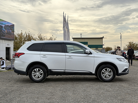 Mitsubishi Outlander Invite, 2019 года, пробег 154776 км