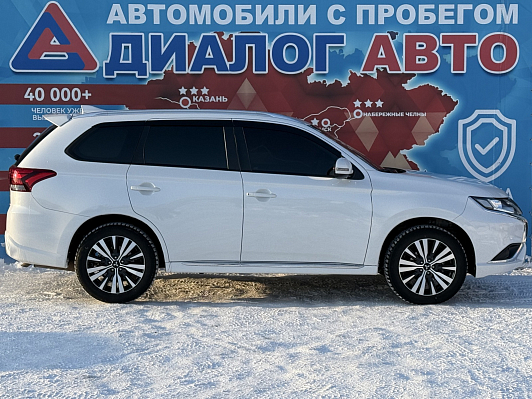Mitsubishi Outlander, 2022 года, пробег 46200 км
