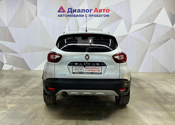 Renault Kaptur Drive, 2017 года, пробег 74741 км