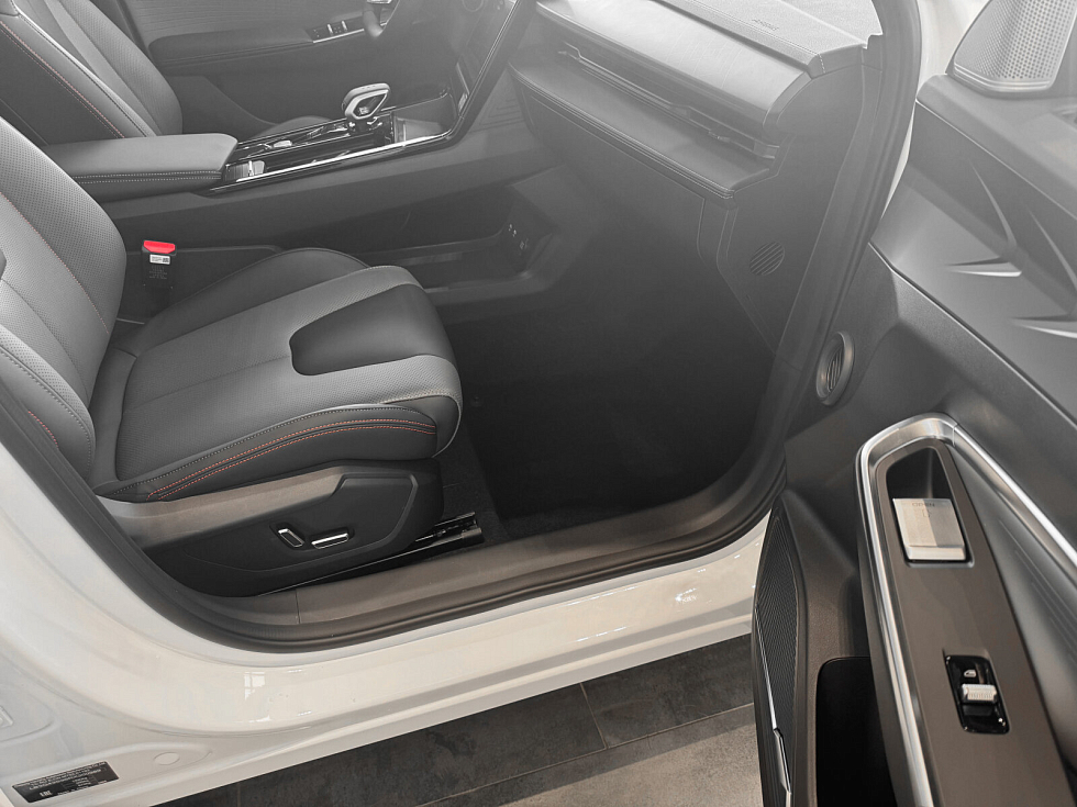 Geely Cityray , белый