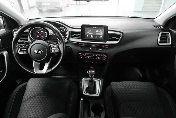 Kia Ceed, 2019 года, пробег 58198 км