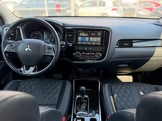 Mitsubishi Outlander Invite, 2022 года, пробег 30207 км