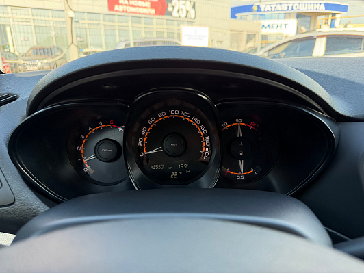 Lada (ВАЗ) Vesta Luxe, 2021 года, пробег 43500 км