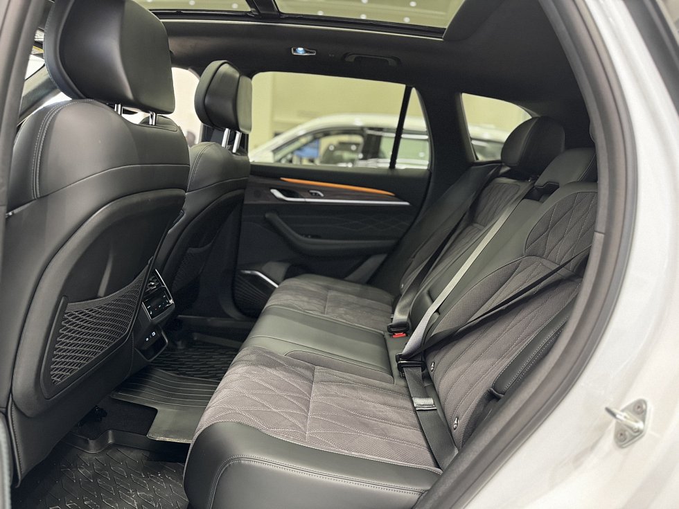 Geely Monjaro Flagship, белый