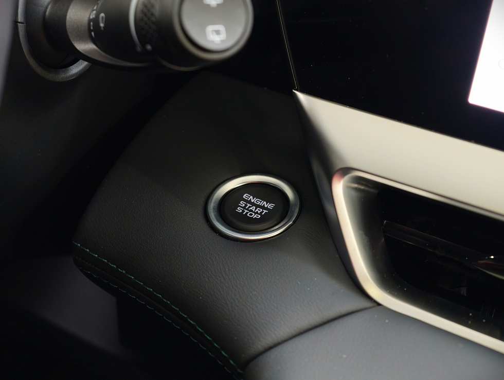 Geely Monjaro Флагман, зеленый